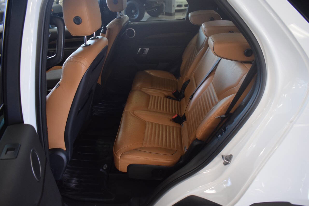 Used 2017 Land Rover Discovery HSE AWD/4WD image 57
