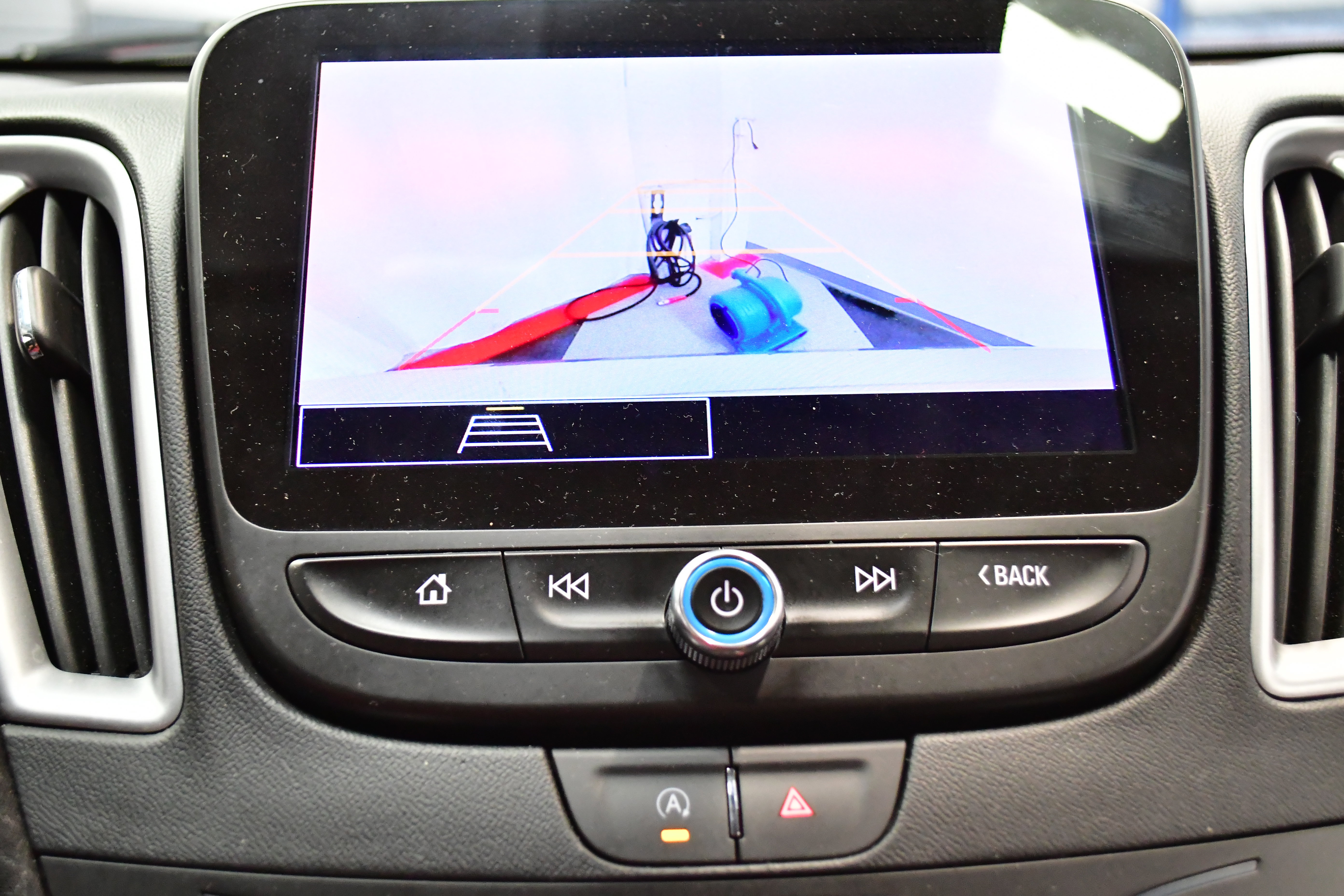 Used 2024 Chevrolet Malibu LT image 40