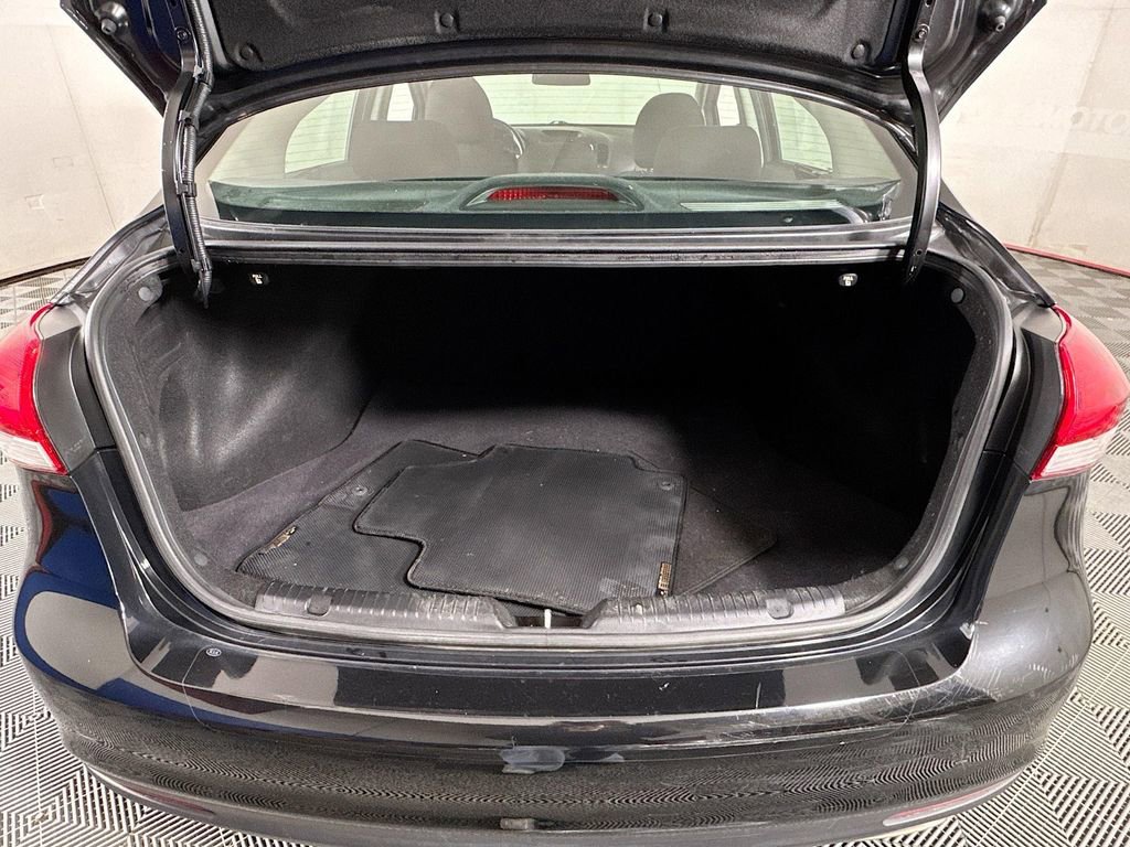 Used 2017 Kia Forte S image 23