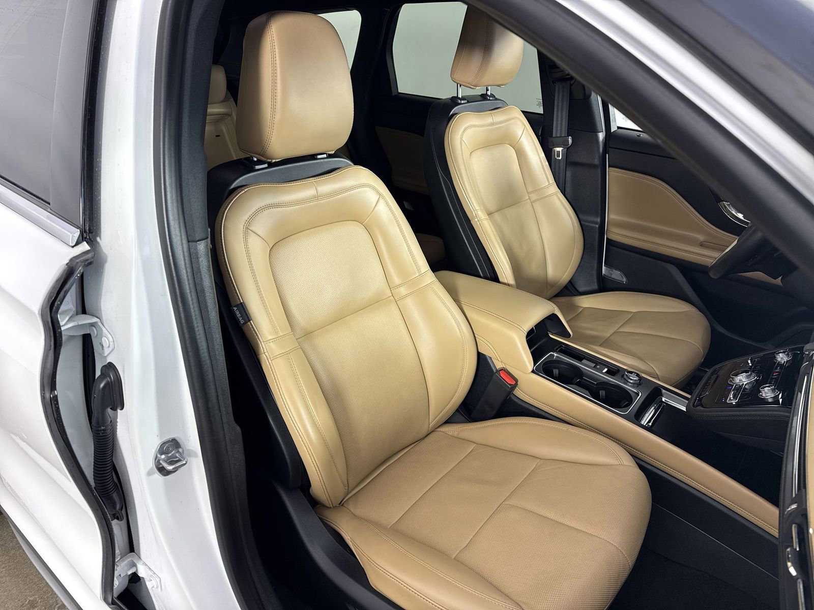 Used 2021 Lincoln Corsair Reserve w/ Equipment Group 201A image 26