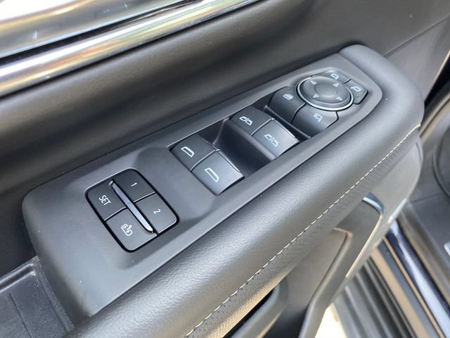 Used 2024 Chevrolet Suburban Premier AWD/4WD image 20