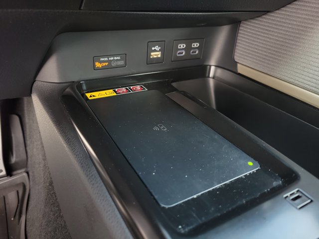 Used 2025 Toyota Camry SE image 14