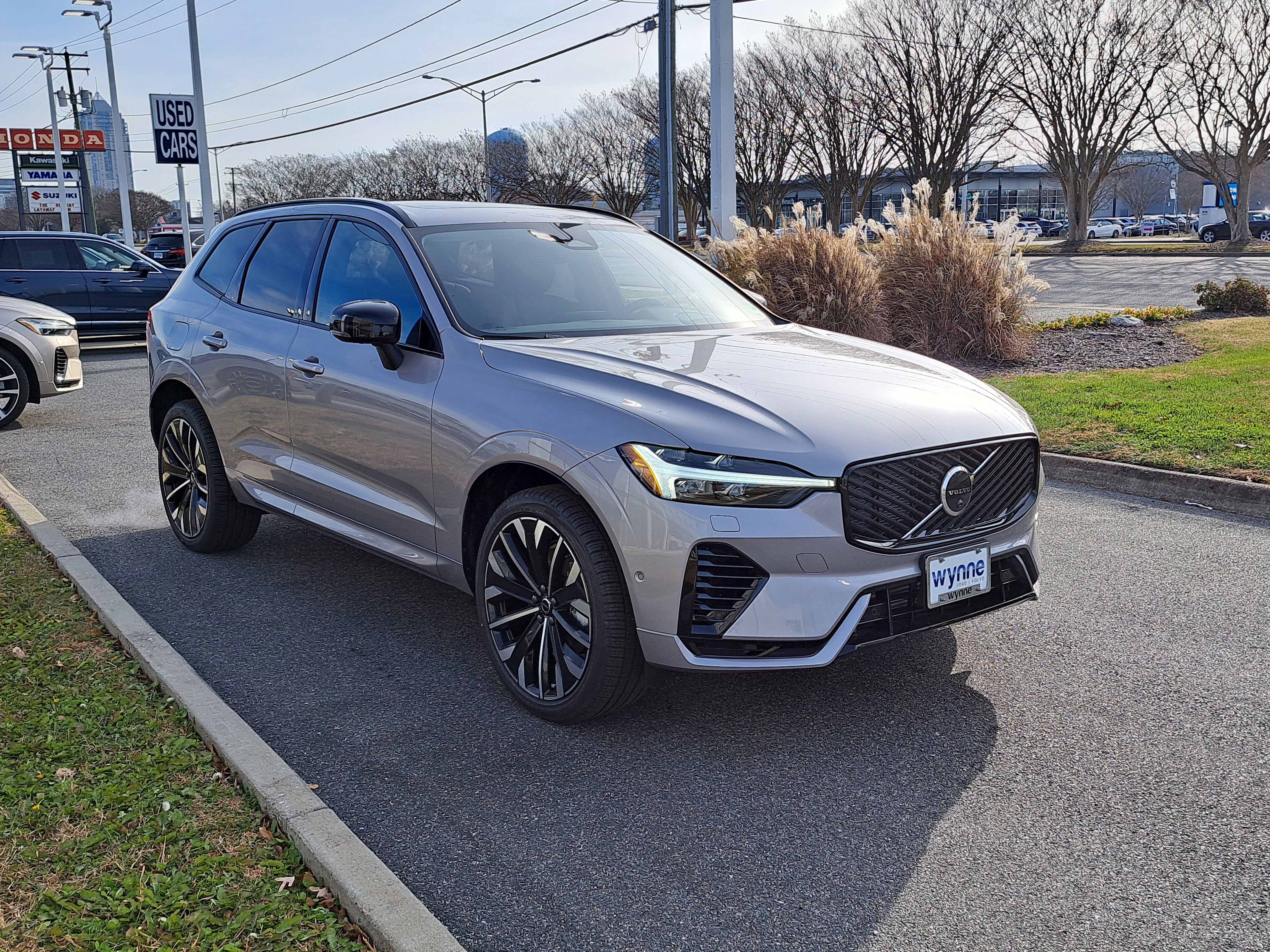 New 2026 Volvo XC60 T8 Ultra w/ Climate Package AWD/4WD image 2