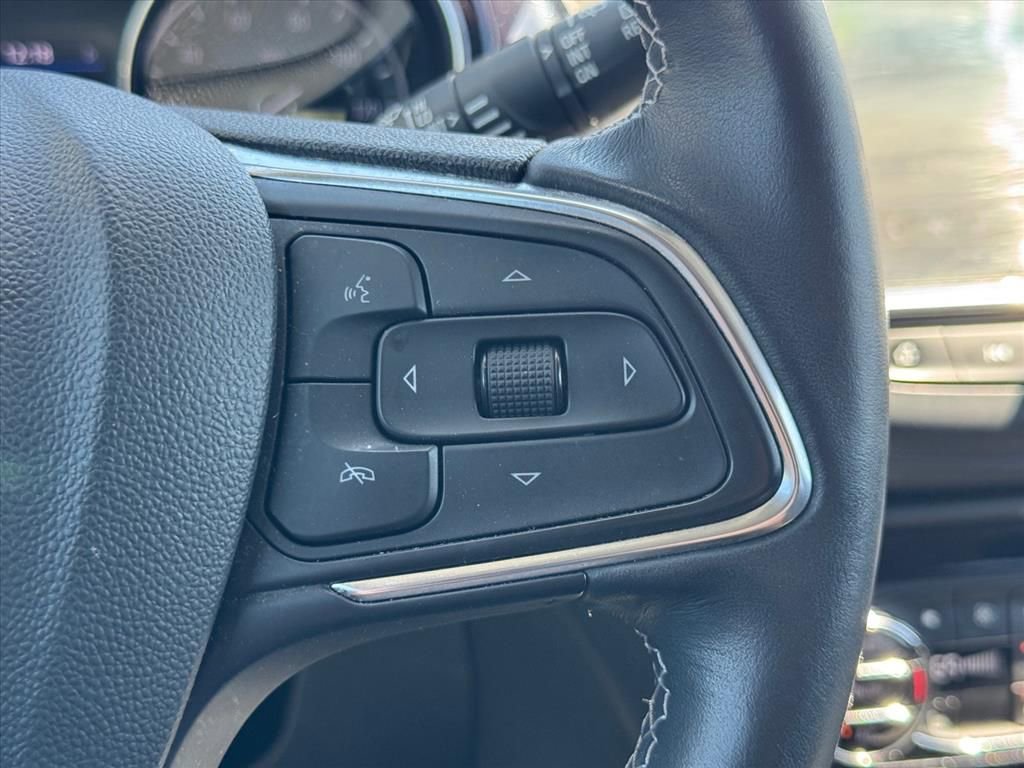 Used 2022 Buick Encore GX Select w/ Sport Touring Package FWD image 19