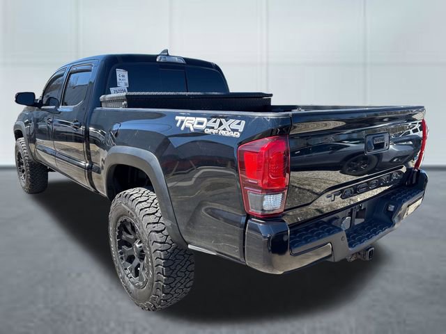 Used 2018 Toyota Tacoma TRD Off-Road w/ TRD Premium Off Road Package image 2