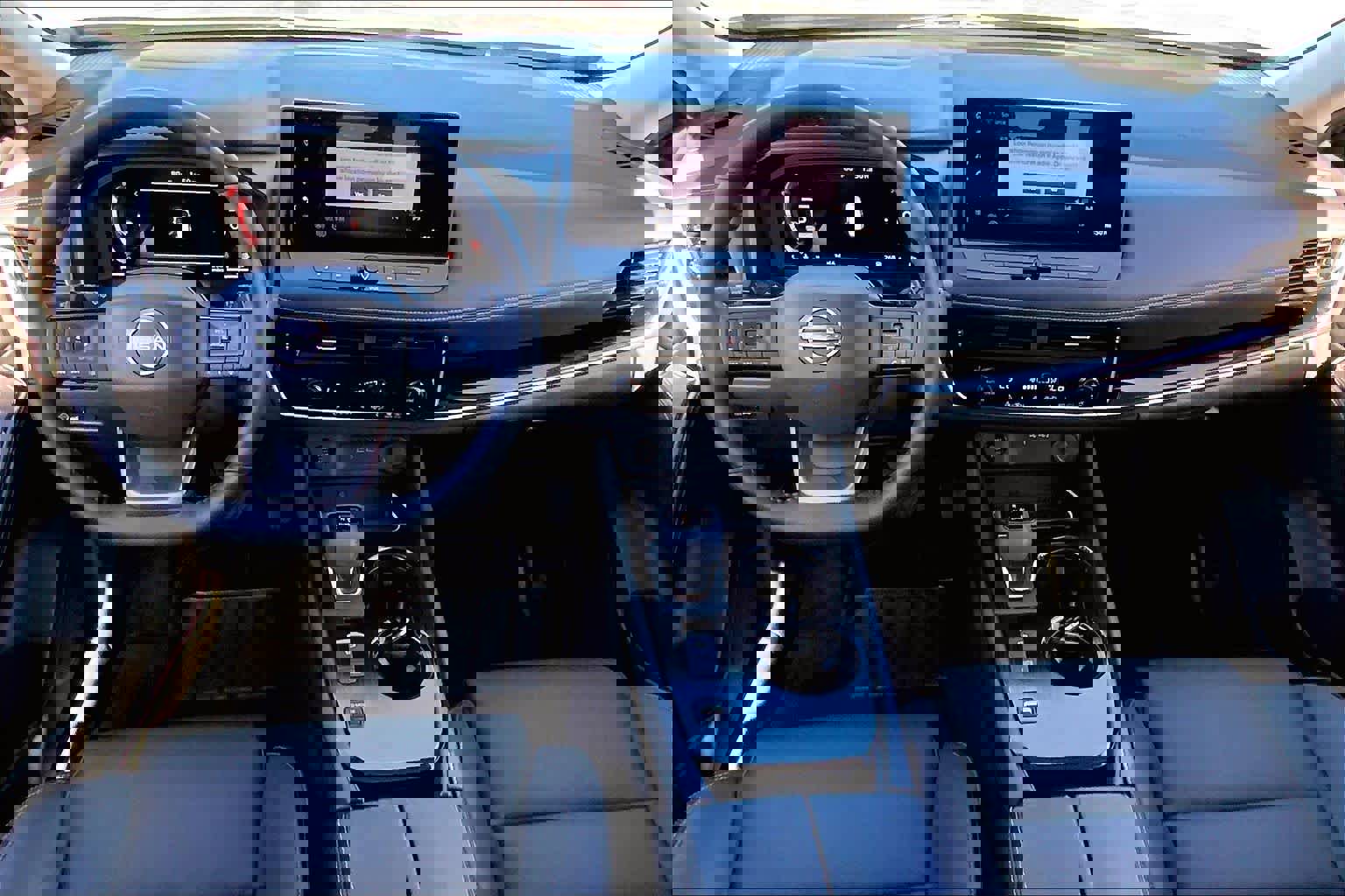 Used 2025 Nissan Rogue SL image 16