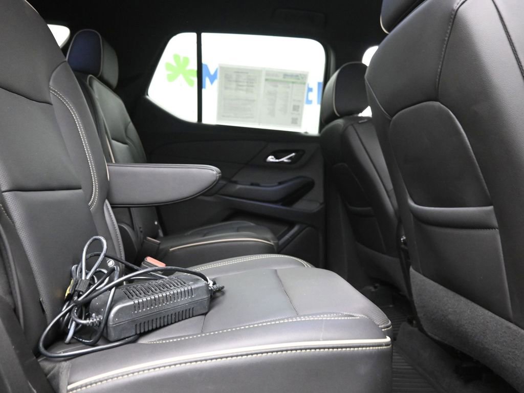 Used 2023 Chevrolet Traverse Premier image 9