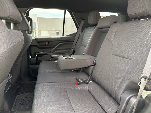 Used 2025 Toyota 4Runner SR5 RWD image 33