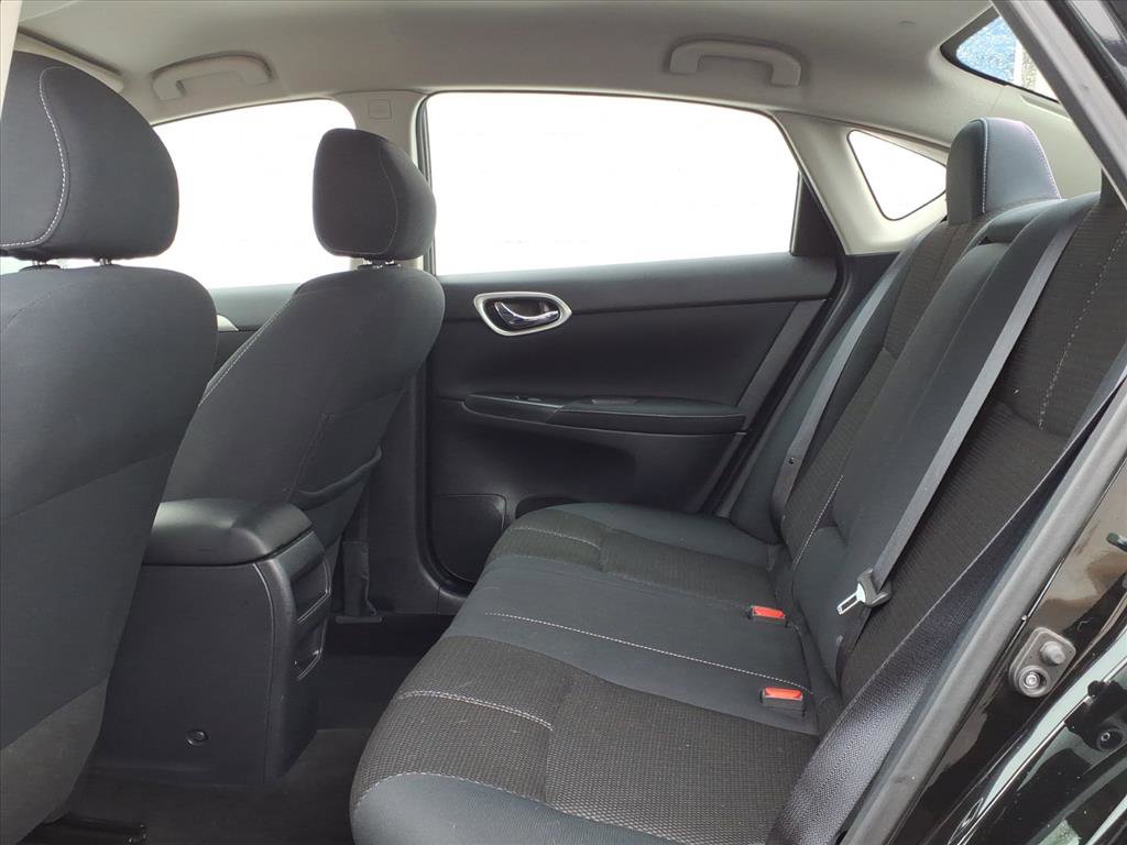 Used 2015 Nissan Sentra S image 9