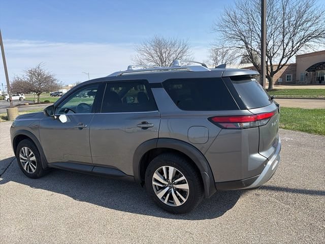 Used 2022 Nissan Pathfinder SL w/ Cargo Package FWD image 15