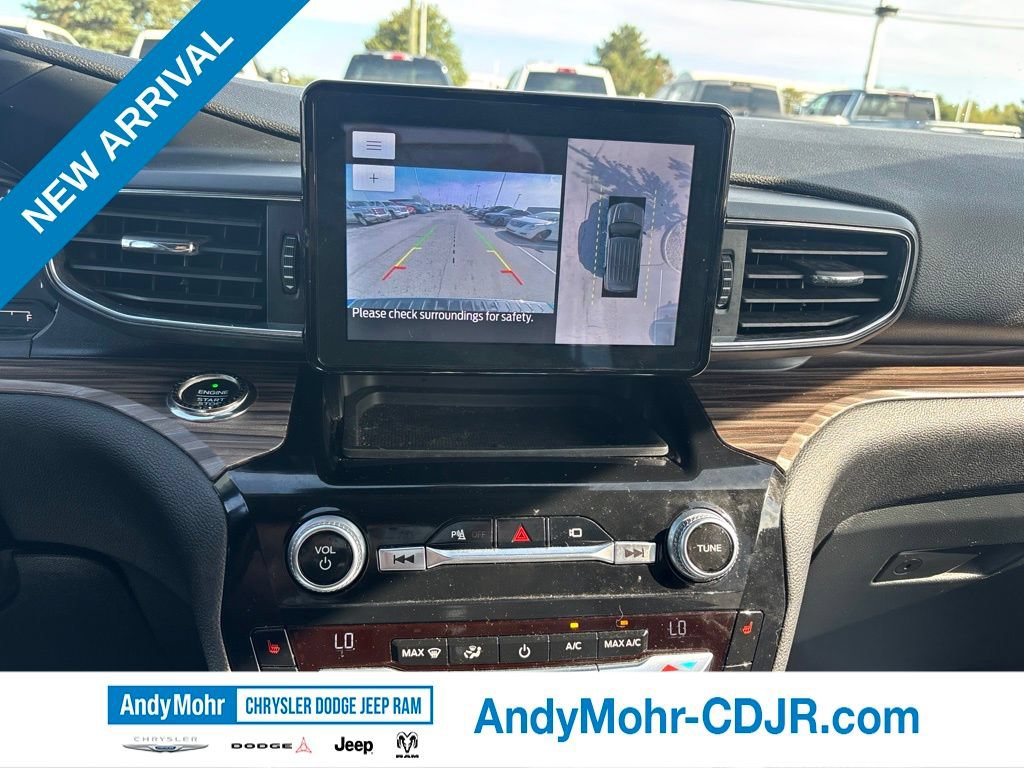 Used 2021 Ford Explorer Limited w/ Equipment Group 301A AWD/4WD image 11