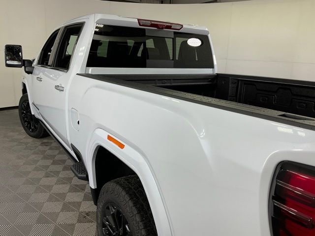 New 2026 GMC Sierra 2500 Denali Ultimate w/ LPO, Black Badging Package image 46