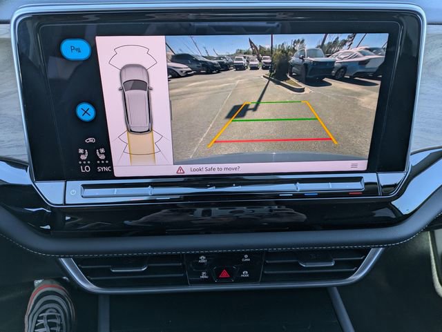 Certified 2025 Volkswagen Atlas SE w/ Black Wheel Package image 23