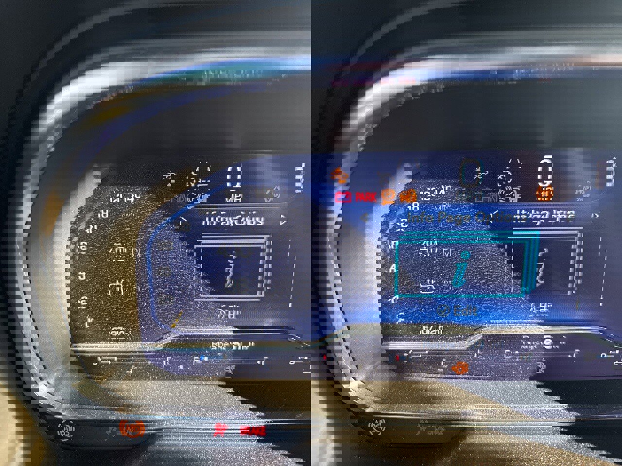 Used 2023 Chevrolet Suburban Premier image 12