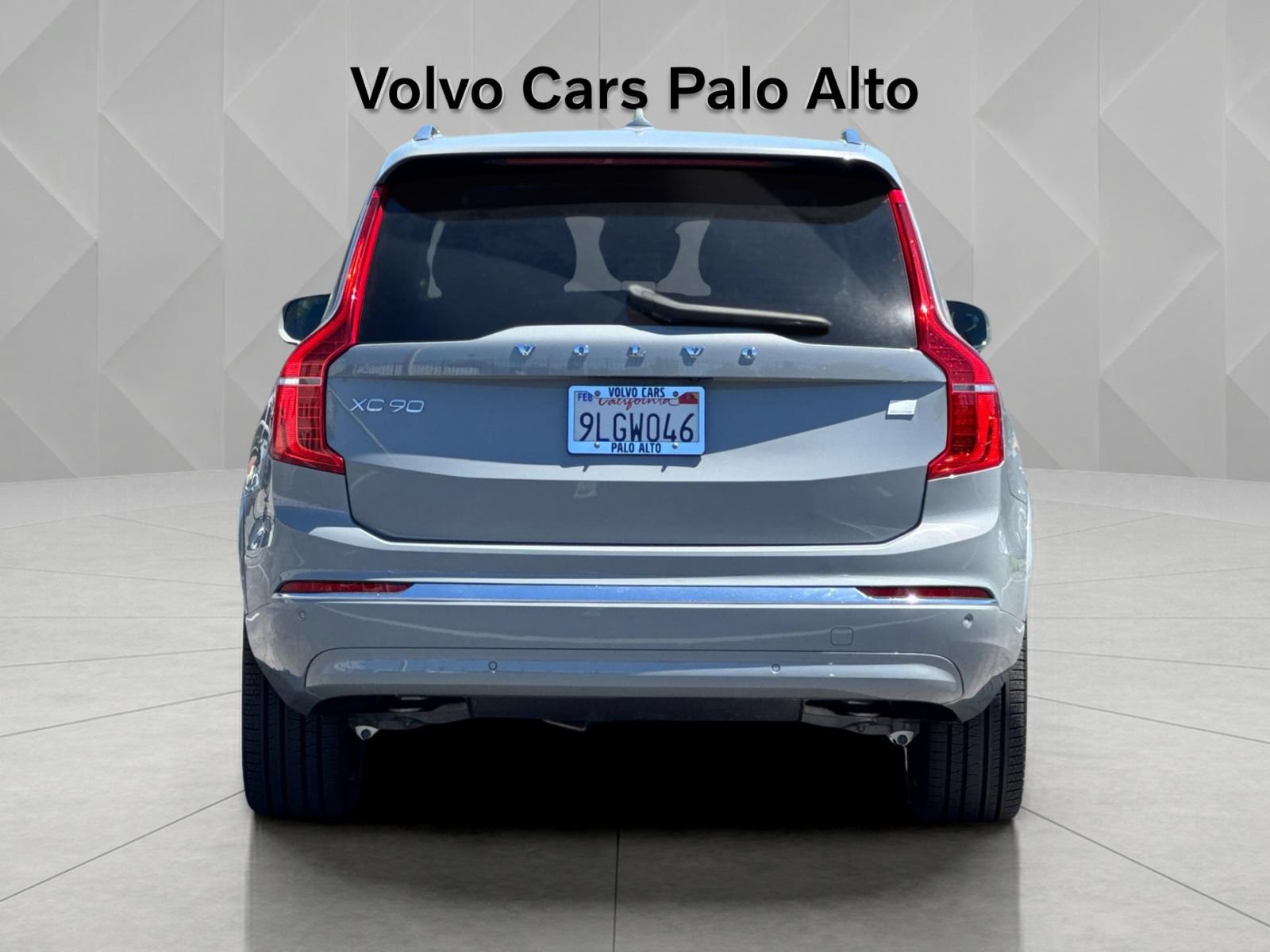 Certified 2024 Volvo XC90 T8 Plus AWD/4WD image 11
