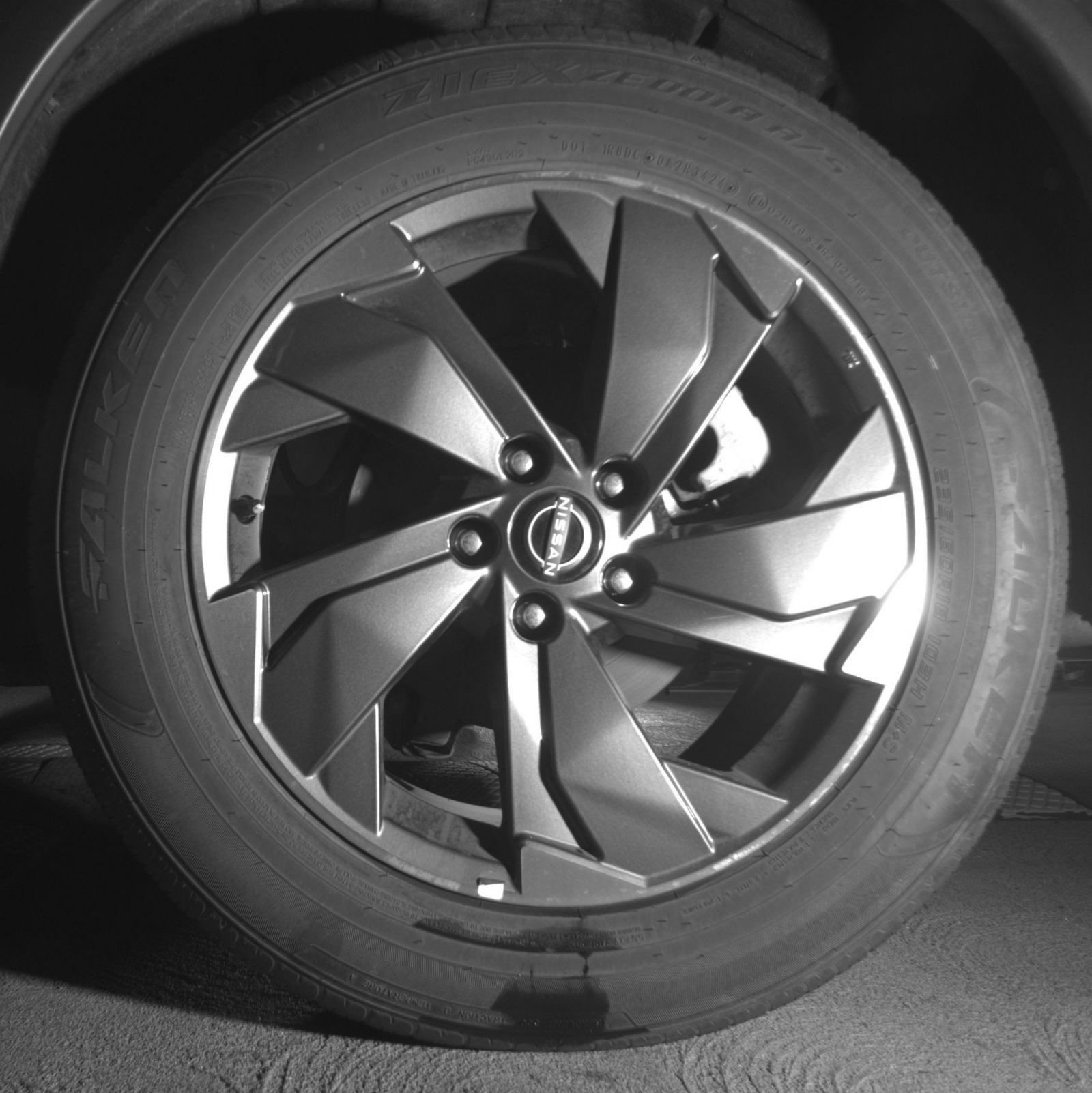 Used 2025 Nissan Rogue SV FWD image 17