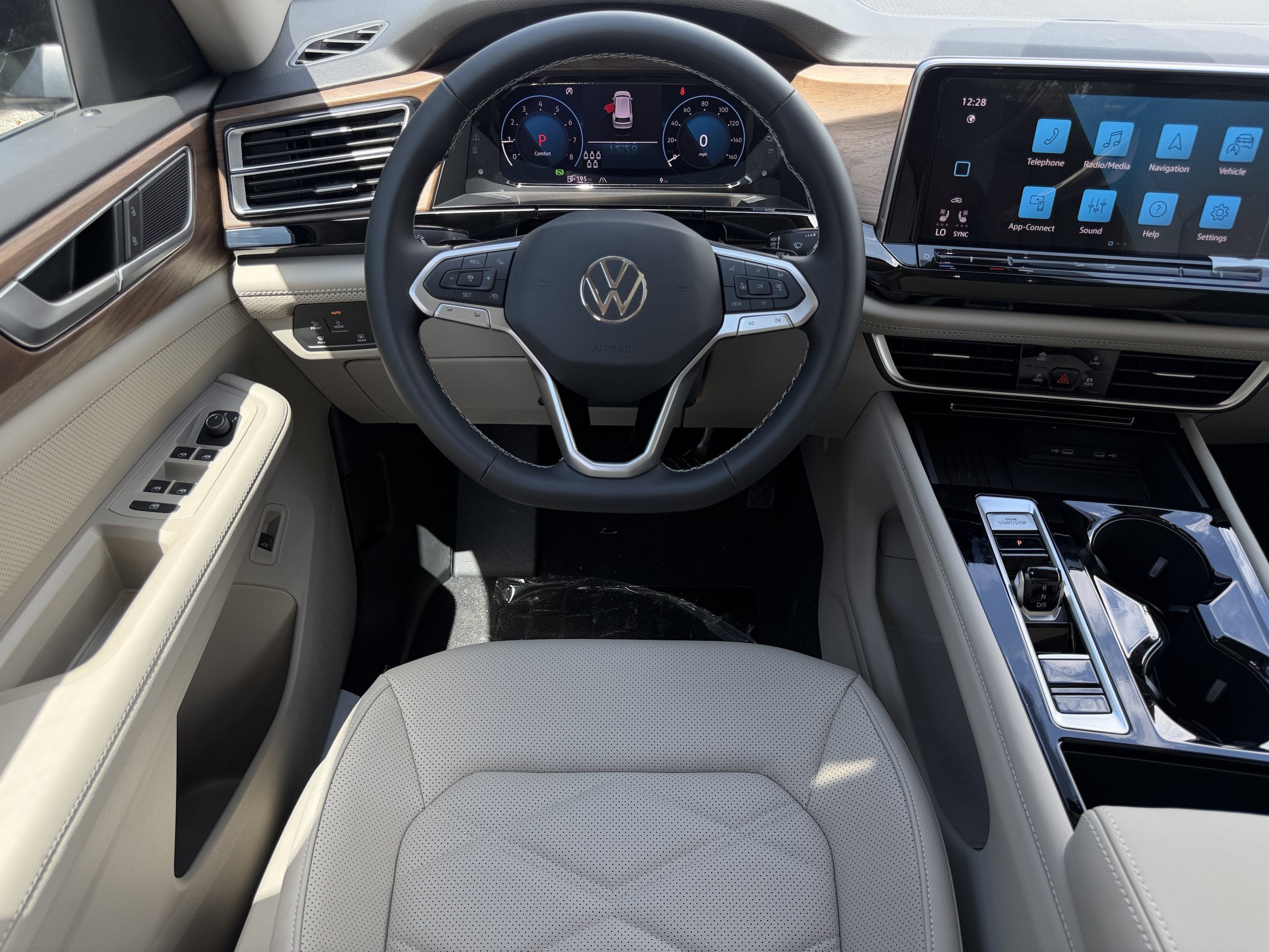 New 2026 Volkswagen Atlas SE FWD image 15