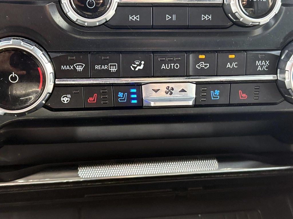 Used 2025 Ford F150 Lariat w/ Equipment Group 502A High AWD/4WD image 33
