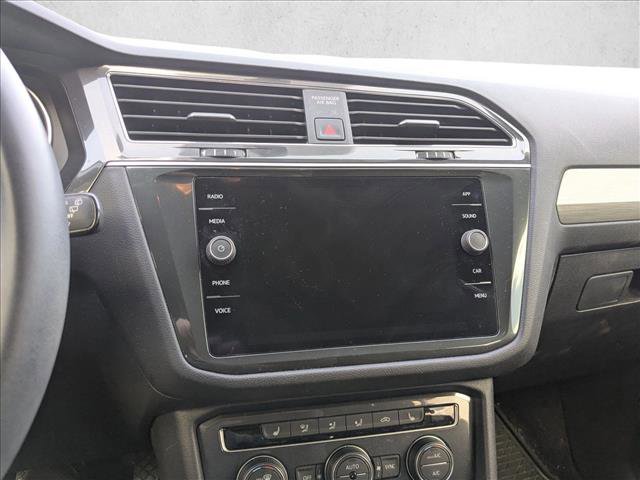 Used 2020 Volkswagen Tiguan SE image 9