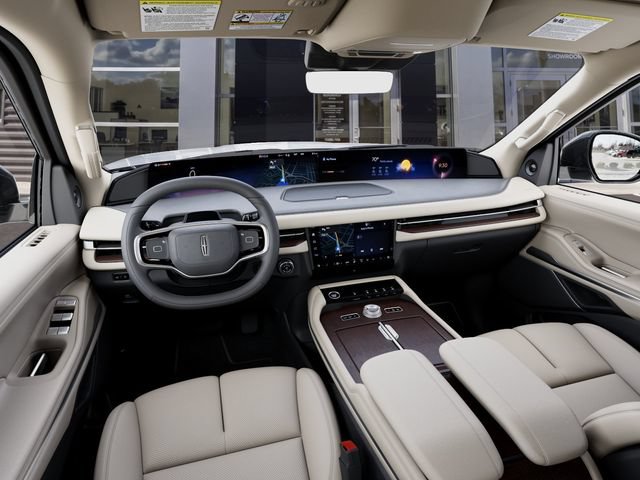 New 2027 Lincoln Navigator Premiere RWD image 9