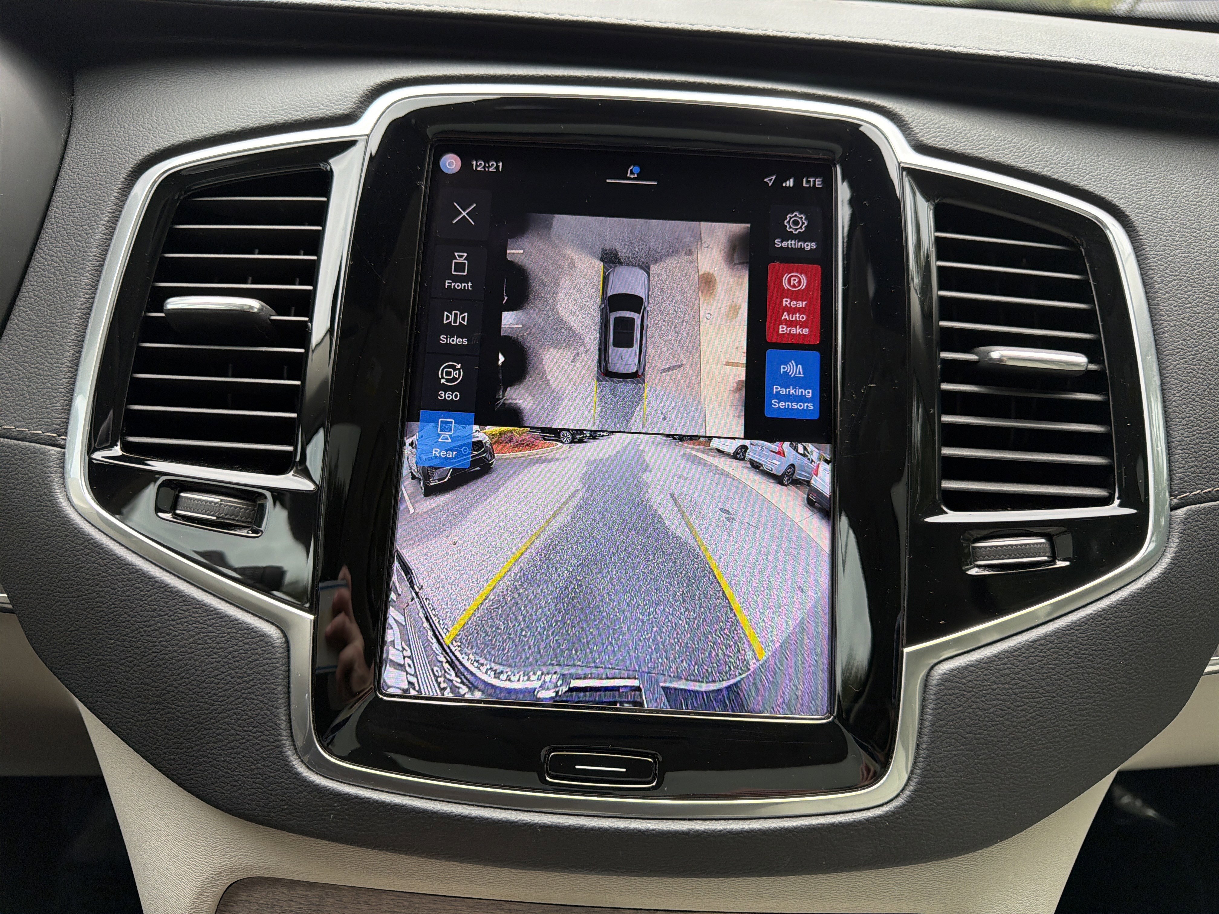 Used 2024 Volvo XC90 B6 Ultimate w/ Protection Package Premier AWD/4WD image 25