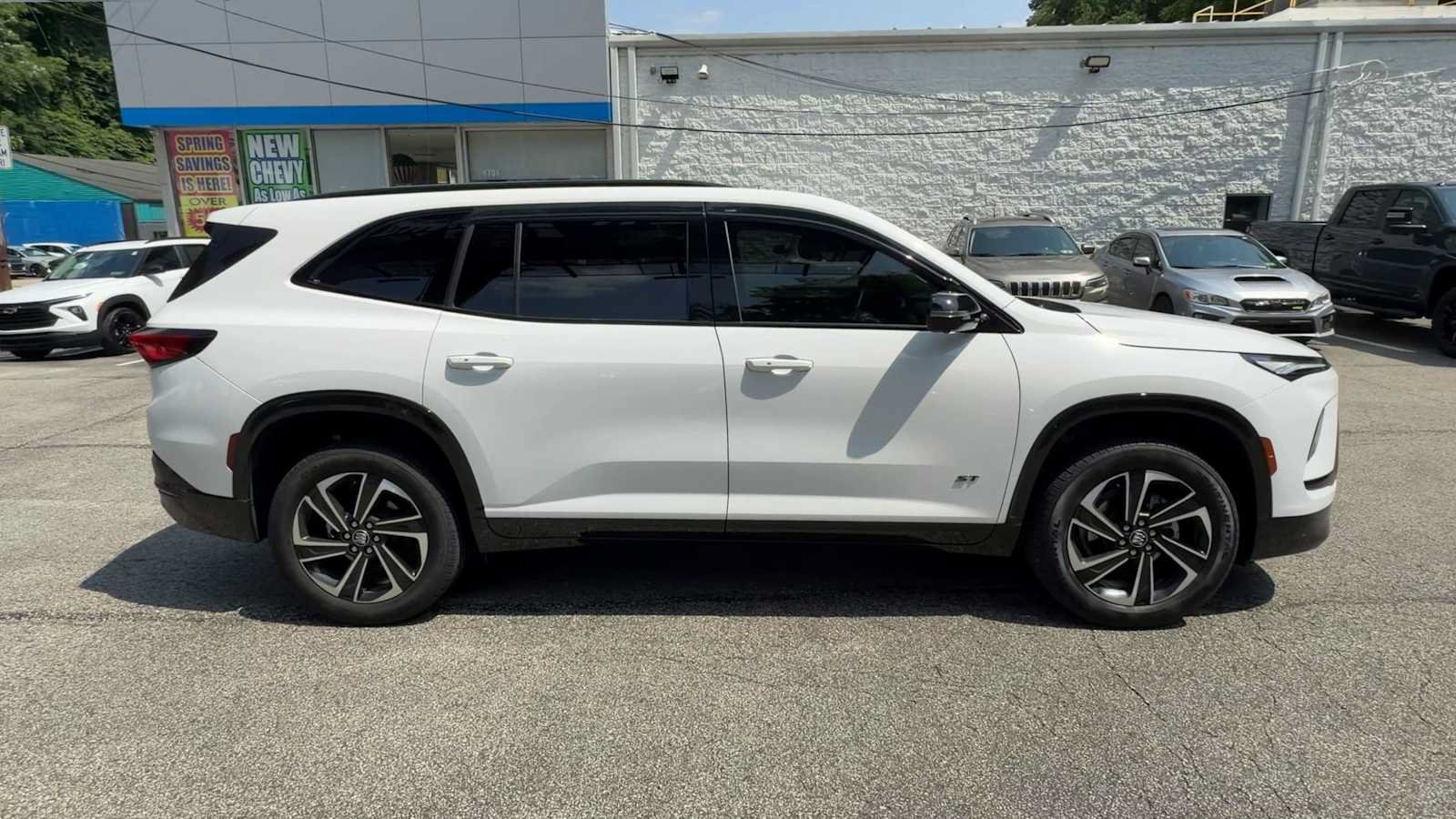 Certified 2026 Buick Enclave Sport Touring w/ Power Package AWD/4WD image 9