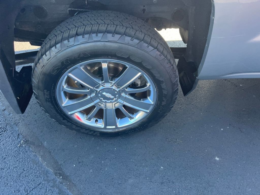 Used 2017 Chevrolet Silverado 1500 High Country image 32