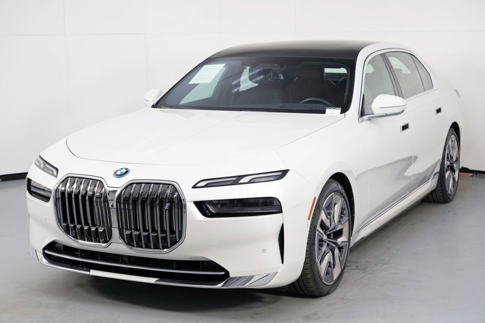Used 2023 BMW i7 xDrive60 AWD/4WD image 56