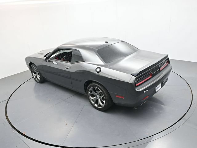 Used 2016 Dodge Challenger SXT w/ Driver Convenience Group RWD image 34