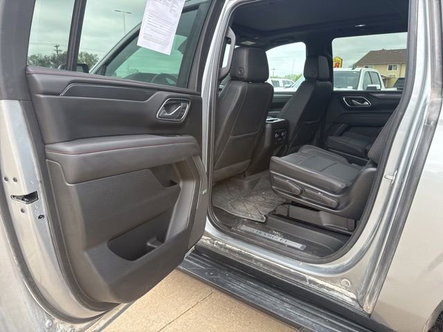 Used 2024 Chevrolet Suburban RST w/ Luxury Package AWD/4WD image 16