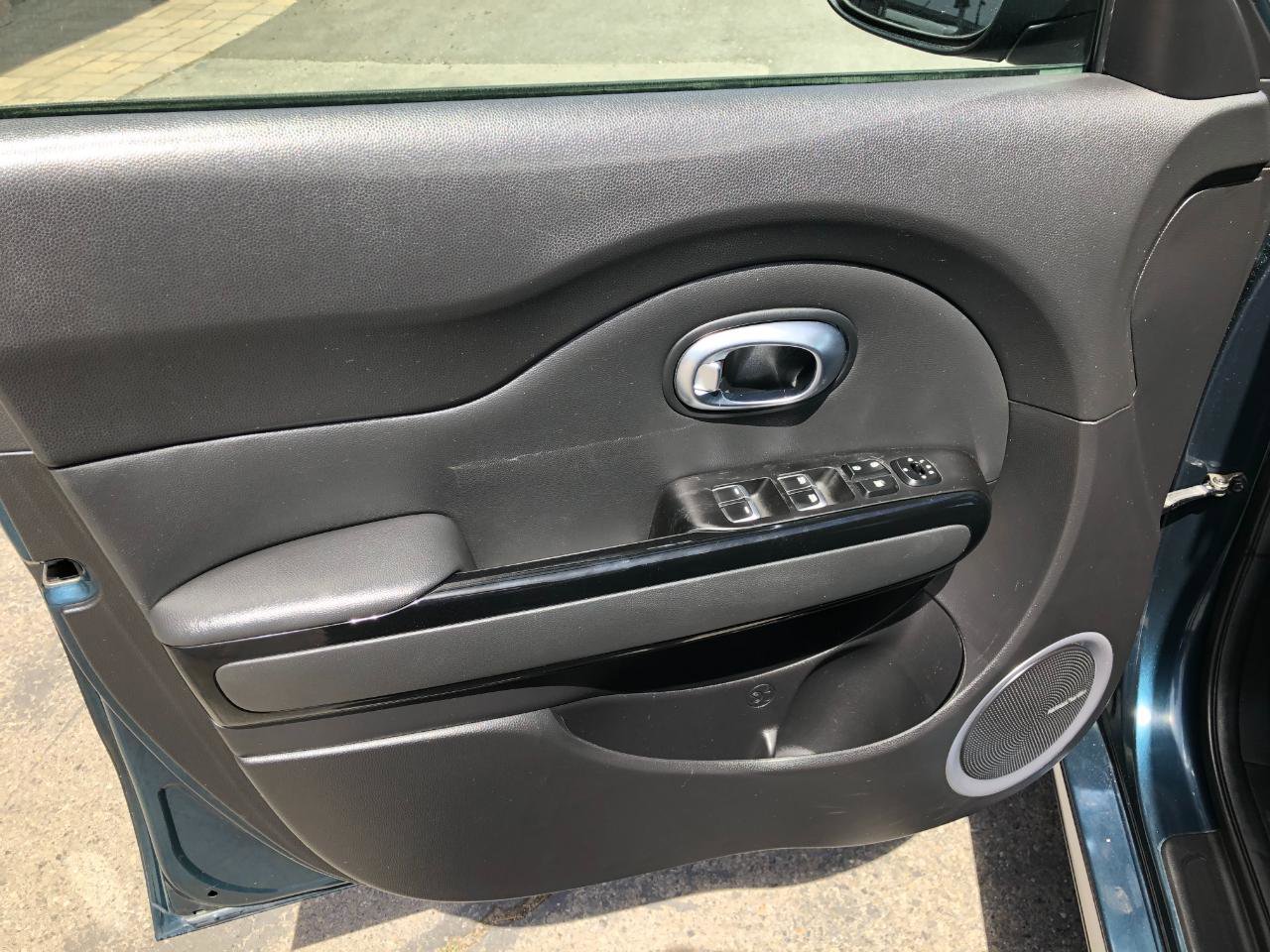 Used 2018 Kia Soul + FWD image 10