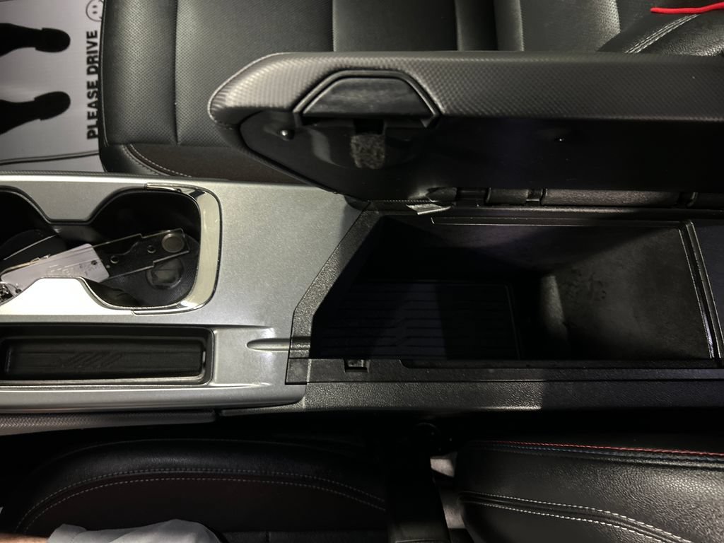 Used 2024 Chevrolet Equinox EV RS FWD image 21