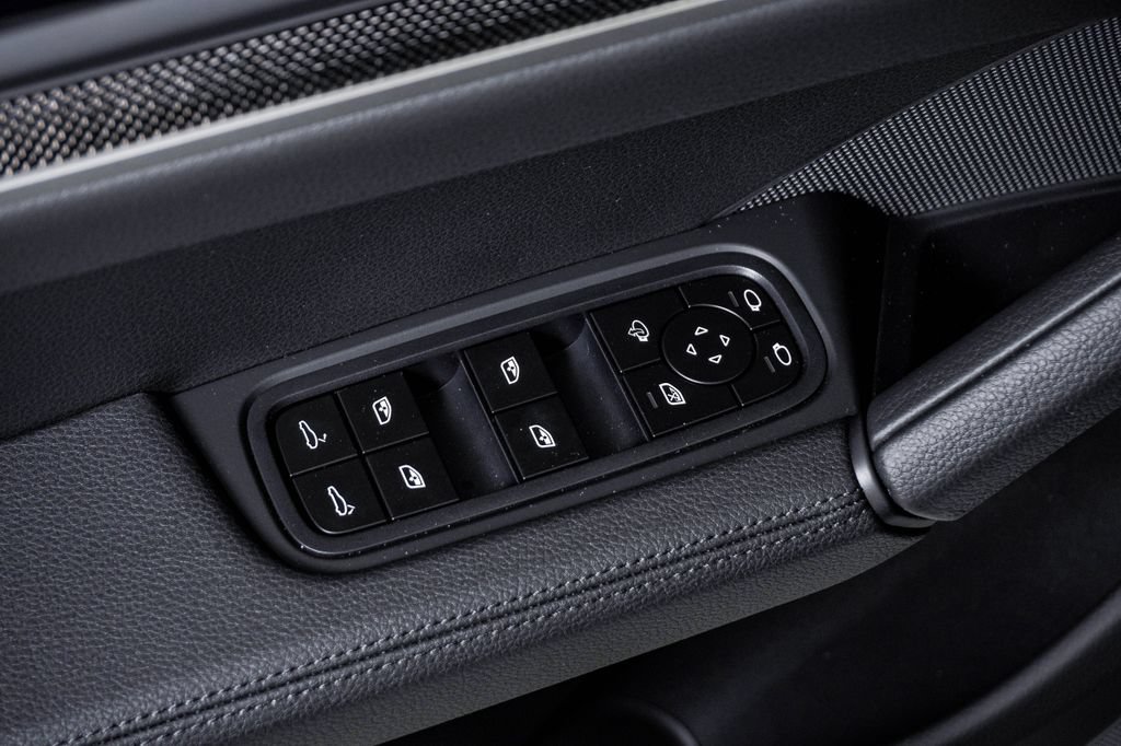 New 2026 Porsche Cayenne Coupe AWD/4WD image 26