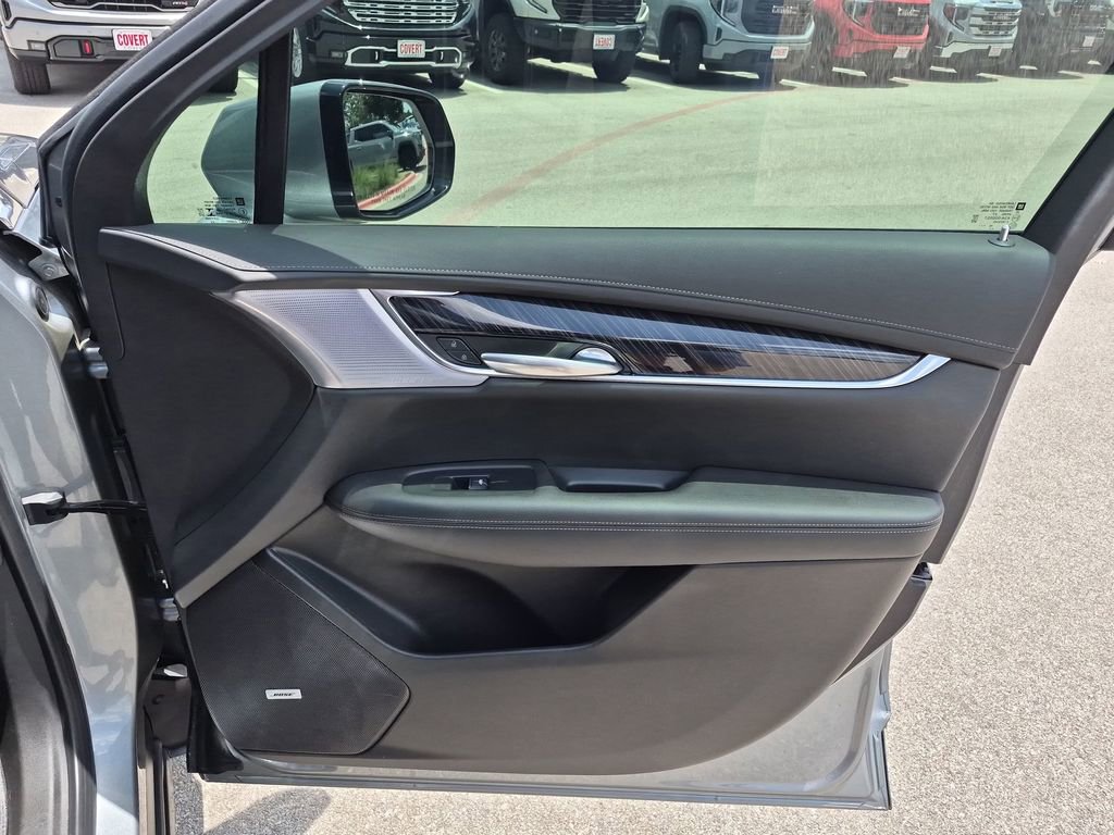 Used 2023 Cadillac XT6 Premium Luxury w/ Technology Package FWD image 37