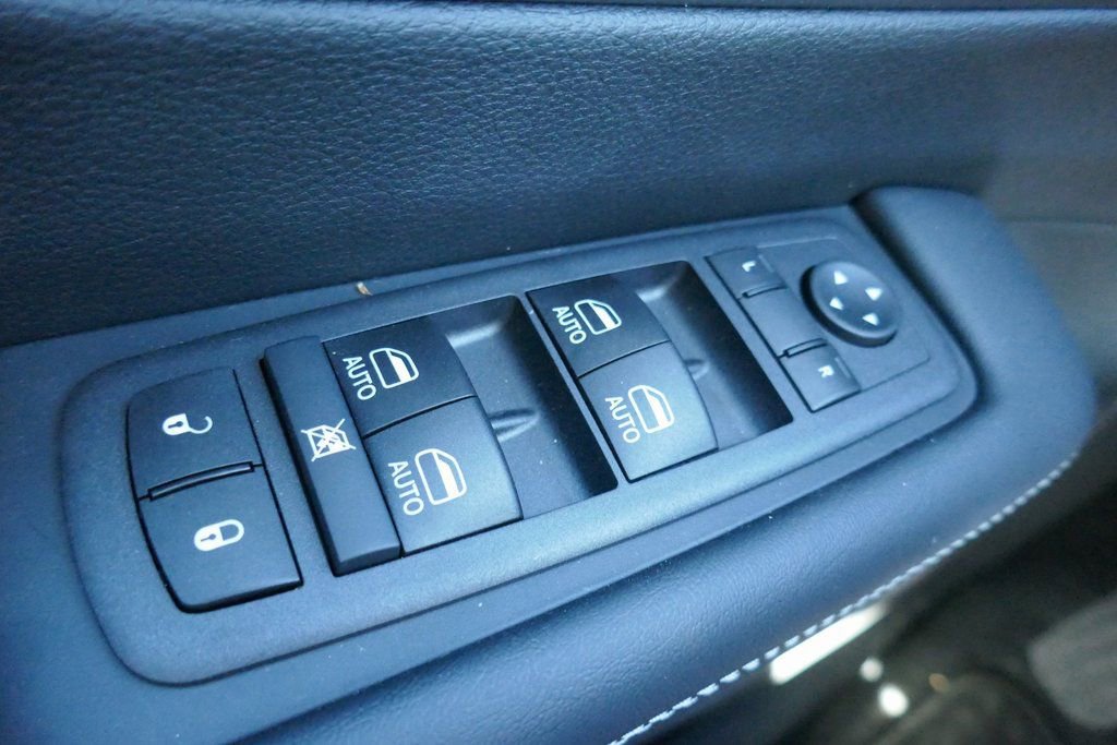 New 2026 Chrysler Pacifica Select image 17