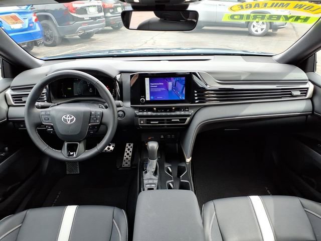 Used 2025 Toyota Camry SE w/ Convenience Package image 16