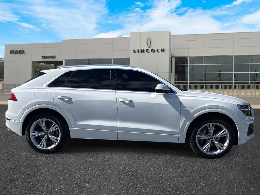 Used 2022 Audi Q8 Premium Plus image 2