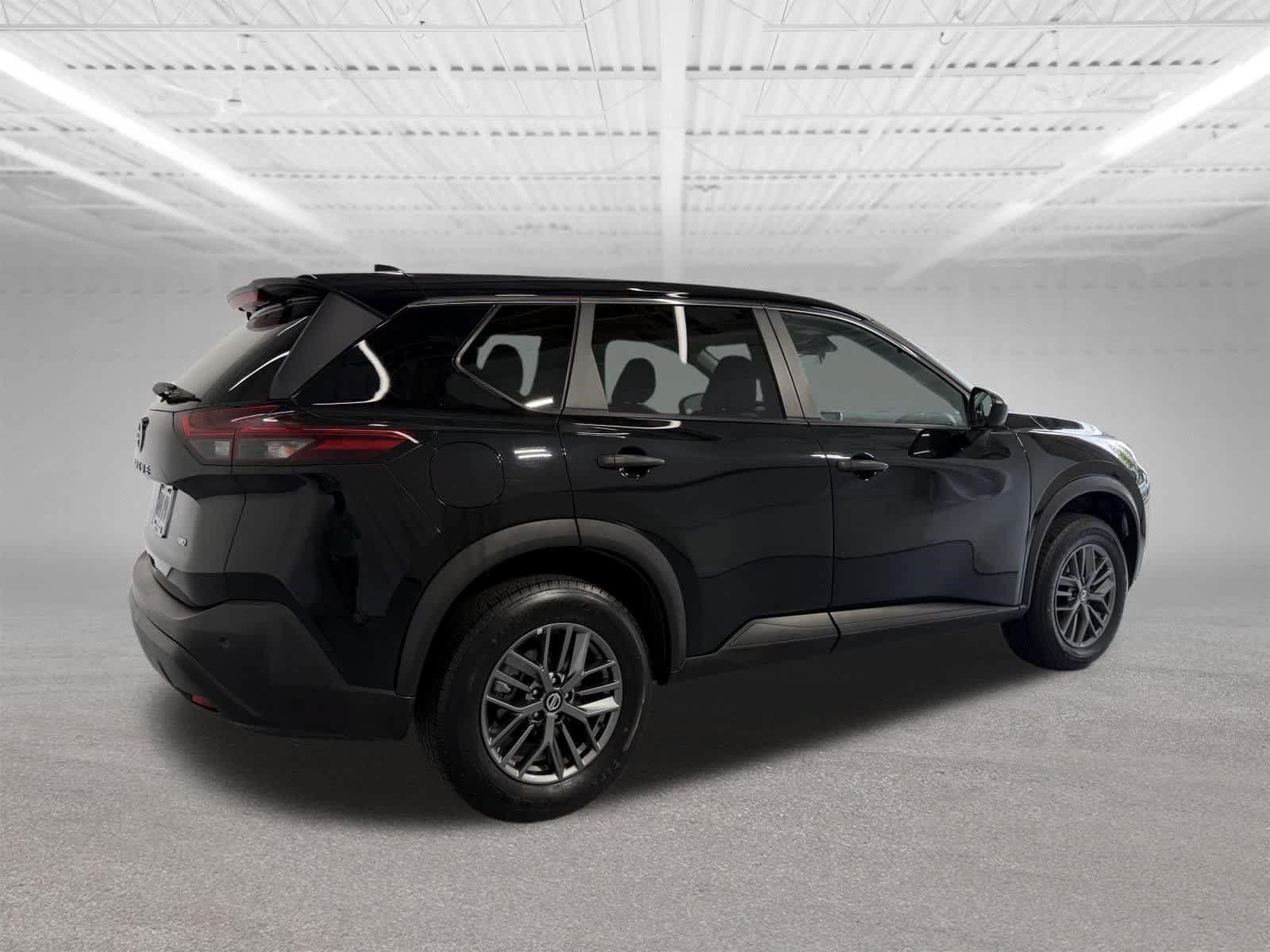 Used 2021 Nissan Rogue S AWD/4WD image 6