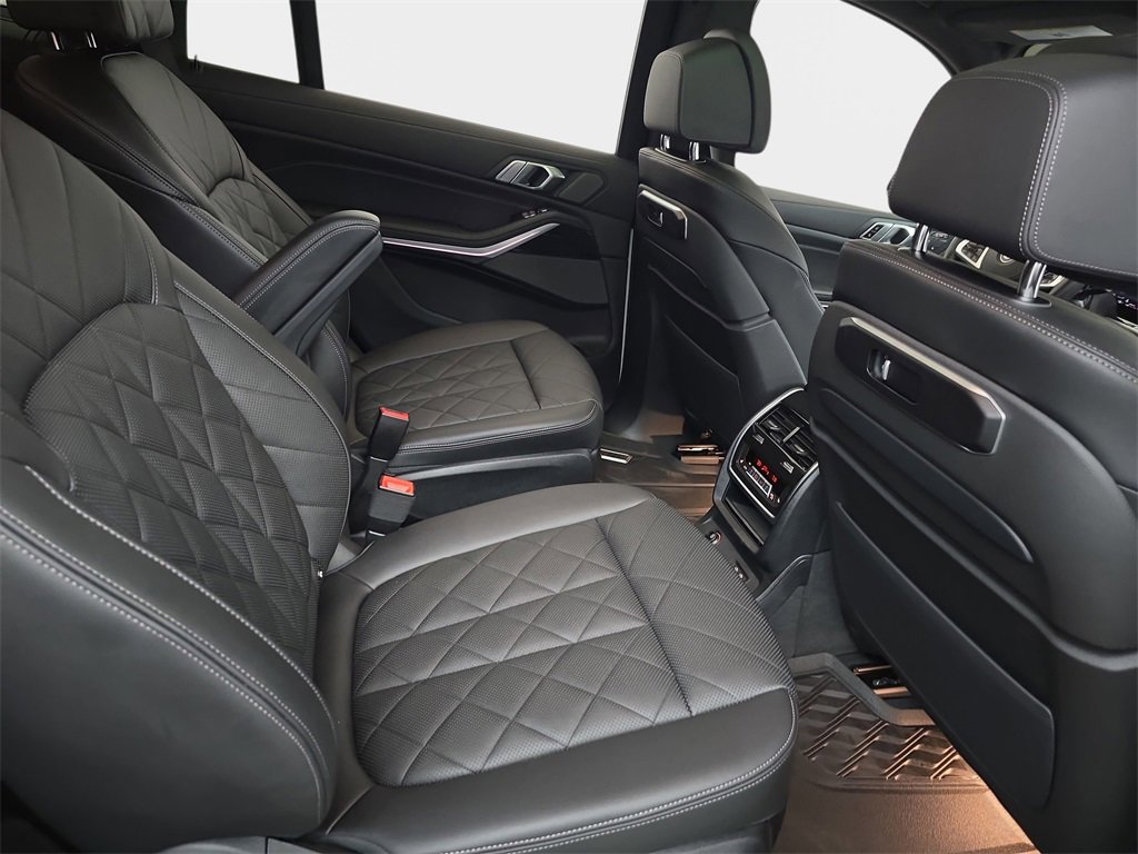 Used 2023 BMW X7 xDrive40i w/ M Sport Package image 14