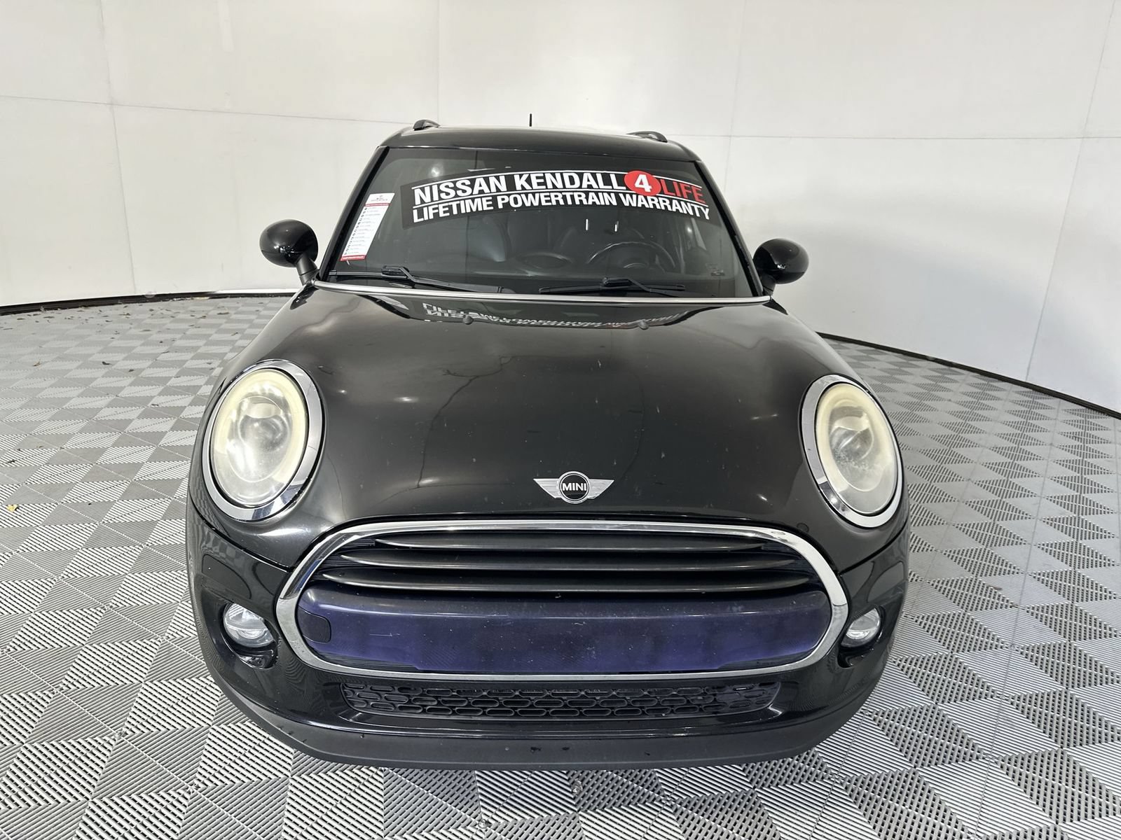 Used 2016 MINI Cooper 4-Door Hardtop FWD image 3