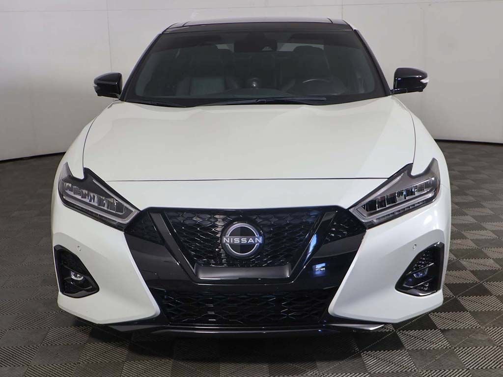 Used 2023 Nissan Maxima SR w/ Sport Mat Group FWD image 14