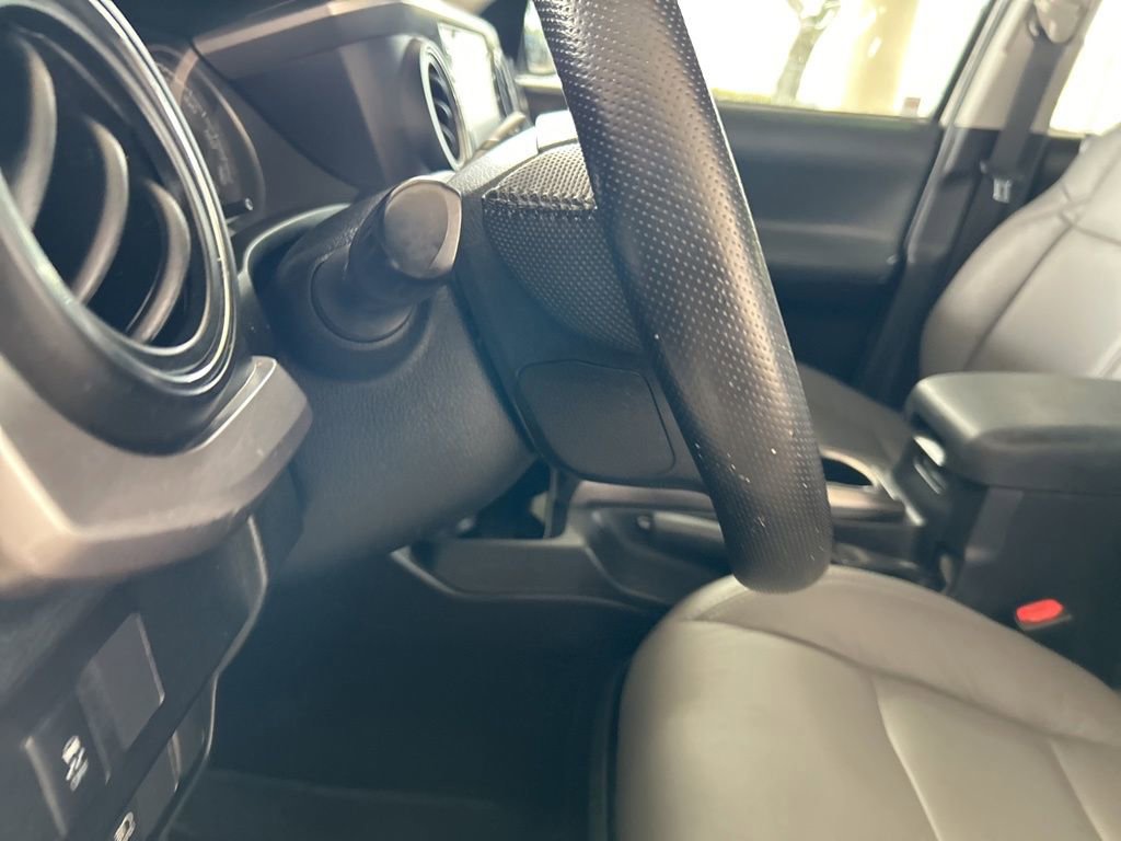 Used 2022 Toyota Tacoma 2WD Double Cab image 35
