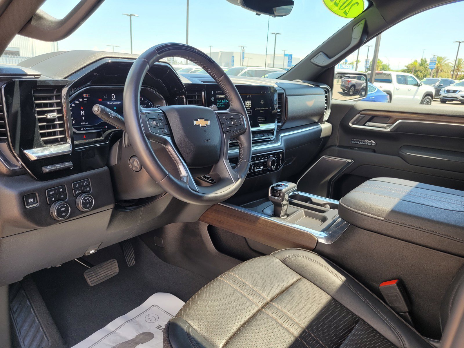 Used 2025 Chevrolet Silverado 1500 High Country AWD/4WD image 10
