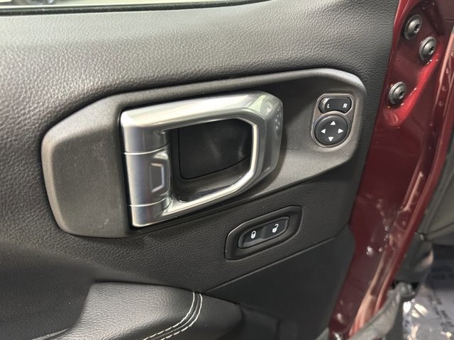 Used 2021 Jeep Gladiator Overland AWD/4WD image 18