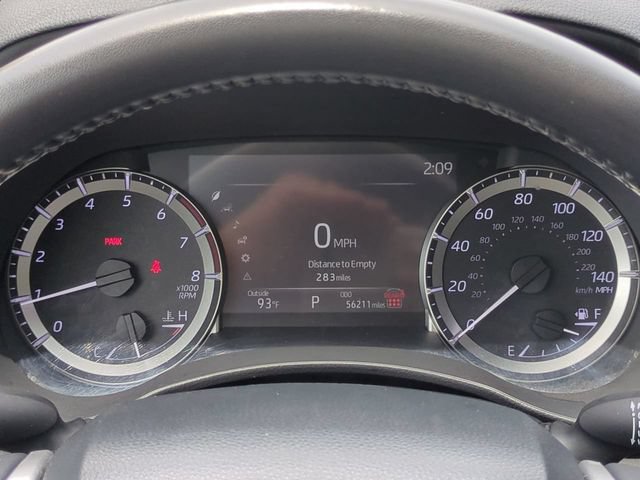 Used 2024 Toyota Highlander LE AWD/4WD image 25