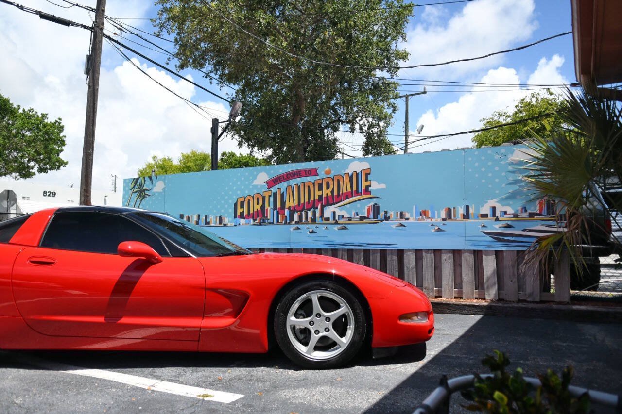 Used 2004 Chevrolet Corvette Coupe w/ Roof Package RWD image 33