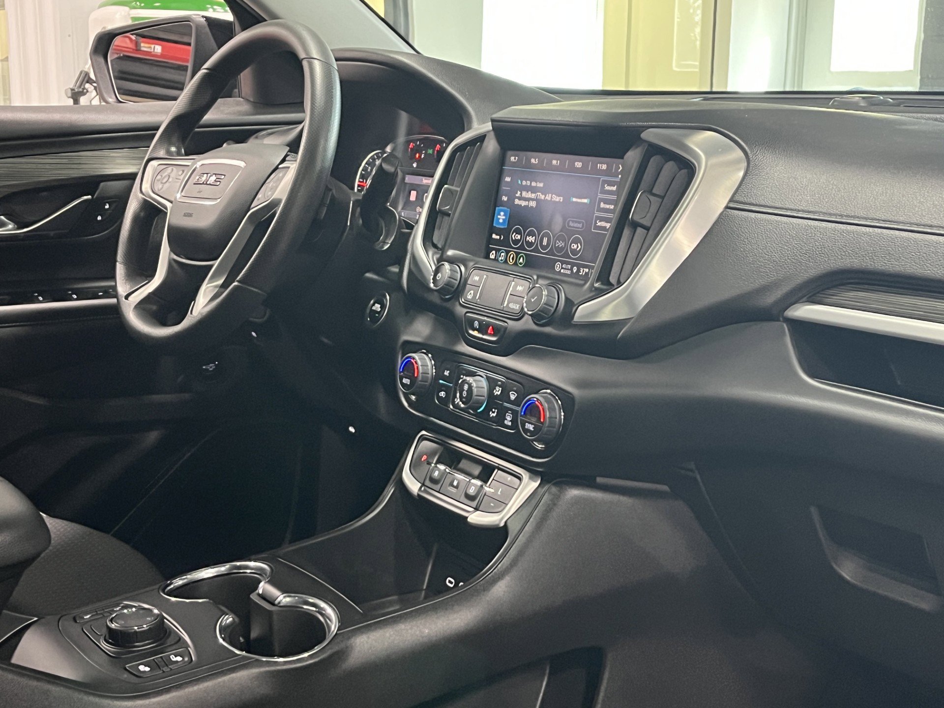 Certified 2023 GMC Terrain SLE w/ Driver Convenience Package image 9