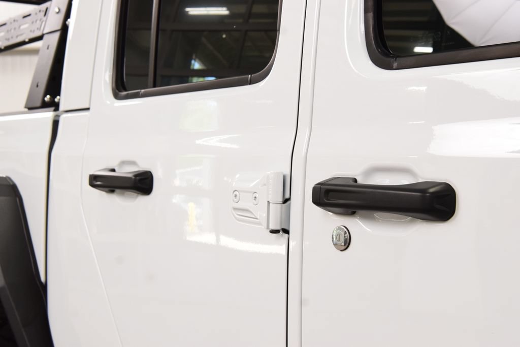 Used 2024 Jeep Gladiator Sport AWD/4WD image 18