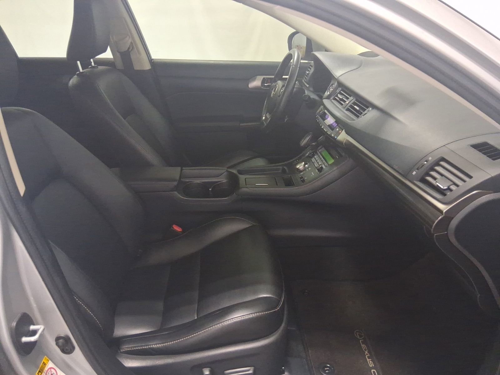 Used 2016 Lexus CT 200h w/ Seat Comfort Package image 17