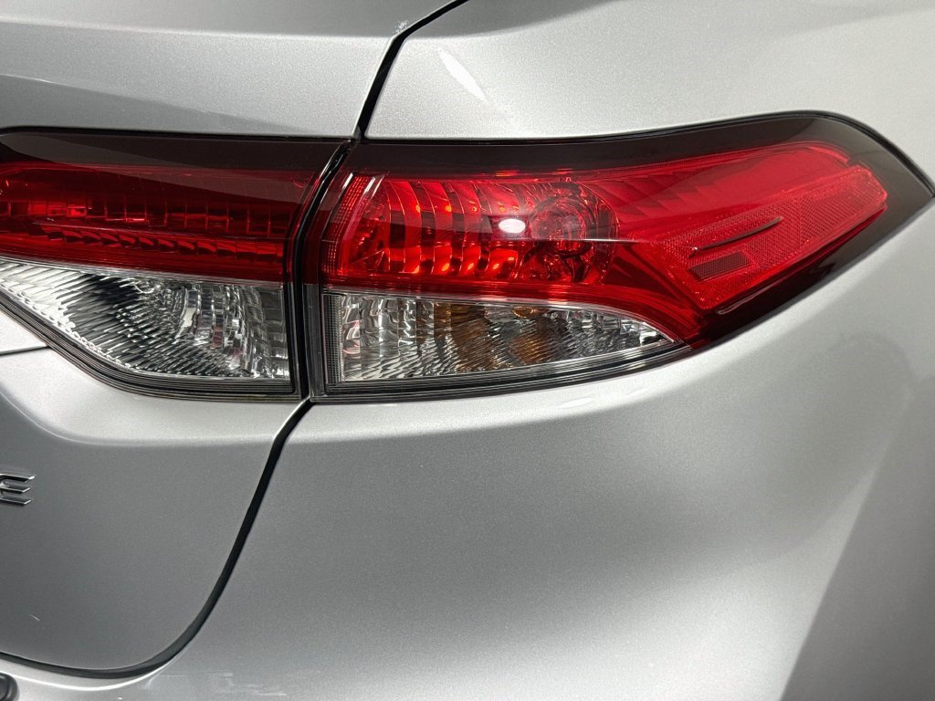 Used 2021 Toyota Corolla LE FWD image 32